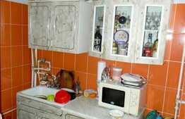 Vanzare 1 camera decomandata, 32 mp, zona Hotel Paradis, cu parcare si boxa