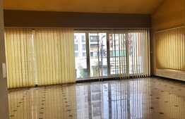 Casa 450 mp, 9 camere, teren 550 mp, garaj, zona strazii Alverna