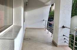 Casa 450 mp, 9 camere, teren 550 mp, garaj, zona strazii Alverna