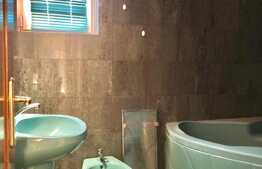 Casa 450 mp, 9 camere, teren 550 mp, garaj, zona strazii Alverna