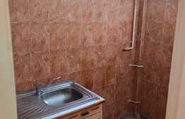 Garsoniera renovabila, 28mp + balcon, zona Detunata