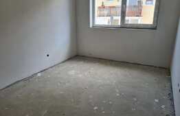 Apartament 3 camere, incalzire pardoseala, etaj intermediar! Zona centrala!