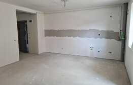 Apartament cu gradina, 66mp, 2 bai, semifinisat, incalzire pardoseala, loc de parcare! Zona centrala!