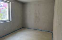 Apartament cu gradina, 66mp, 2 bai, semifinisat, incalzire pardoseala, loc de parcare! Zona centrala!