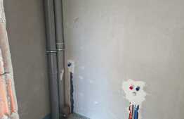 Apartament cu gradina, 66mp, 2 bai, semifinisat, incalzire pardoseala, loc de parcare! Zona centrala!