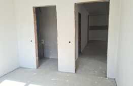 Apartament cu gradina, 66mp, 2 bai, semifinisat, incalzire pardoseala, loc de parcare! Zona centrala!