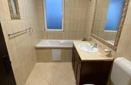 Apartament cu 3 camere, 51 mp, parcare! Zona strazii Eroilor!