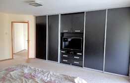 Casa cocheta, finisata, la cheie, 230 mp, teren 500 mp, garaj!