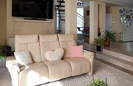 Casa cocheta, finisata, la cheie, 230 mp, teren 500 mp, garaj!