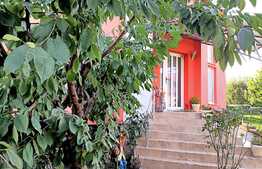 Casa cocheta, finisata, la cheie, 230 mp, teren 500 mp, garaj!