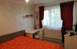 Apartament 3 camere decomandate 65 mp, zona strazii Parang