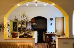 Apartament 3 camere, 85 mp, in zona centrala 