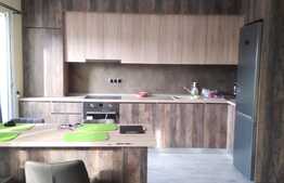 Apartament de lux 3 camere, 80mp, zona Sesul de Sus, parcare!