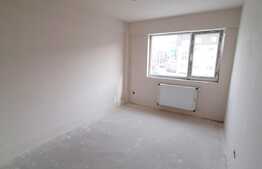 3 camere, bucatarie inchisa, debara, 2 bai, zona Florilor