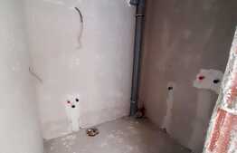 3 camere, bucatarie inchisa, debara, 2 bai, zona Florilor