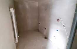 3 camere, bucatarie inchisa, debara, 2 bai, zona Florilor