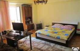 4 camere, decomandate, 110 mp, boxa, garaj, zona strazii Calea Manastur!