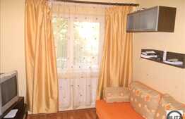 Apartament de vanzare cu 3 camere, decomandate, in zona strazii Luceafarului