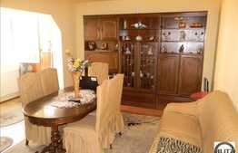 Apartament de vanzare cu 3 camere, decomandate, in zona strazii Luceafarului