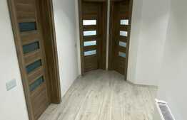 Apartament de lux, 3 camere, 2 bai,garaj, parcare exterioara, zona Subcetate