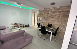 Apartament de lux, 3 camere, 2 bai,garaj, parcare exterioara, zona Subcetate