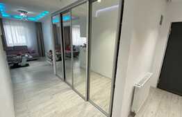 Apartament de lux, 3 camere, 2 bai,garaj, parcare exterioara, zona Subcetate