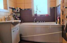 2 camere, 3 balcoane, luminos, 53 mp, zona strazii Eroilor