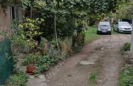 Oportunitate! Casa in centrul orasului, 44 mp utili, teren 575 mp in curte comuna