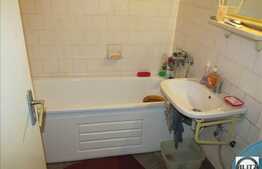 Apartament 3 camere, 60 mp utili, boxa la subsol, zona strazii Caragiale