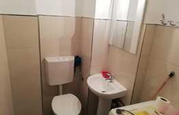 3 camere, decomandat, 70 mp, zona Expo Transilvania. Disponibil cu 1 Septembrie