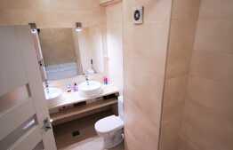 Apartament 4 camere, finisat lux, garaj, etaj intermediar, zona Buna Ziua