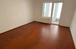 Apartament cu 3 camere, 86 mp, parcare, zona Terra!