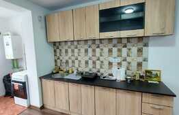 Apartament cu 2 camere, balcon inchis, zona strazii Florilor!