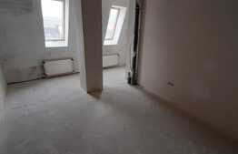 Pret atractiv, centrala si calorifere, zona Florilor