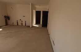 Apartament 2 camere, balcon, semifinisat, orientare Sudica! Zona strazii Eroilor!