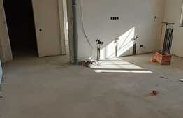 Apartament 2 camere, balcon, semifinisat! Zona strazii Eroilor!