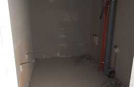 Apartament 2 camere, balcon, semifinisat! Zona strazii Eroilor!