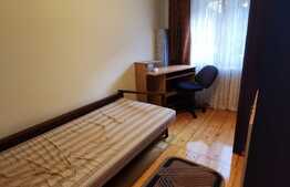 Apartament cu 3 camere, decomandat, 65 de mp si garaj, zona Piata Flora