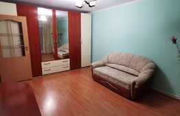 Apartament cu 3 camere, decomandat, 70 de mp, cu loc de parcare, zona Aurel Vlaicu