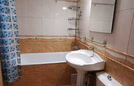 Apartament cu 3 camere, decomandat, 70 de mp, cu loc de parcare, zona Aurel Vlaicu