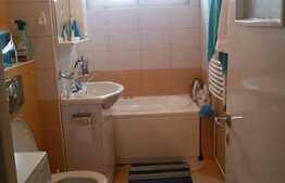 Apartament 4 camere , 82 mp , decomandat, parcare , zona strazii Meziad