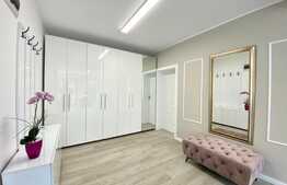 Apartament cu 3 camere in Vila, LUX, zona UMF