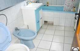 Apartament de inchiriat cu 3 camere,decomandat,  70 mp utili, parcare