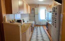 Apartament cu 3 camere, etaj intermediar, in zona centrala Apahida