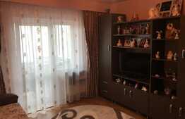 Apartament cu 3 camere, etaj intermediar, in zona centrala Apahida