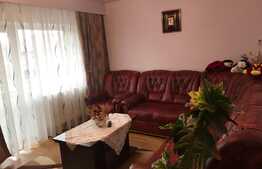 Apartament cu 3 camere, etaj intermediar, in zona centrala Apahida