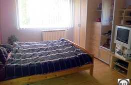 De vanzare apartament cu 3 camere, 70 mp utili