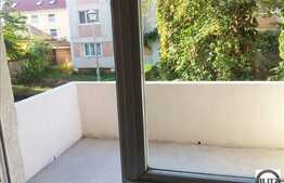 De vanzare apartament cu 3 camere, 70 mp utili