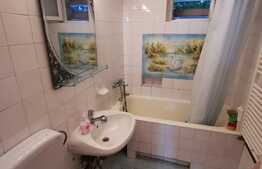 Apartament cu 2 camere, decomandat, 60 de mp, zona Mercur