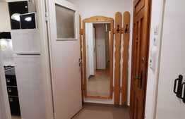 Apartament cu 2 camere, decomandat, 60 de mp, zona Mercur
